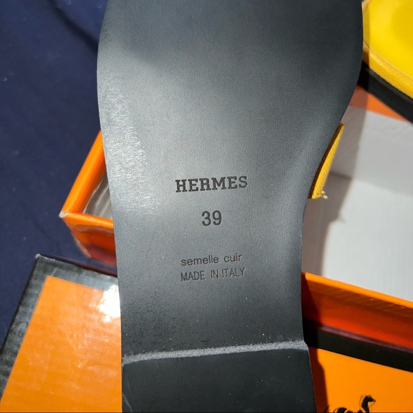 Sandals ORAN (HERMÈS) , jaunes , jamais portées (neuves). // yellow, never wear. - Picture 4 of 5